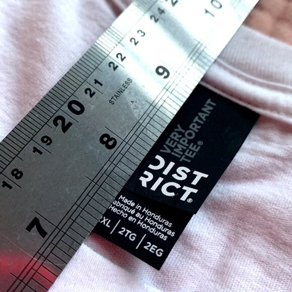 VINTAGE - Oregon Ravens: She Flies With Her Own Wings rainbow t-shirt -NEW- 2XL - Picture 5 of 8